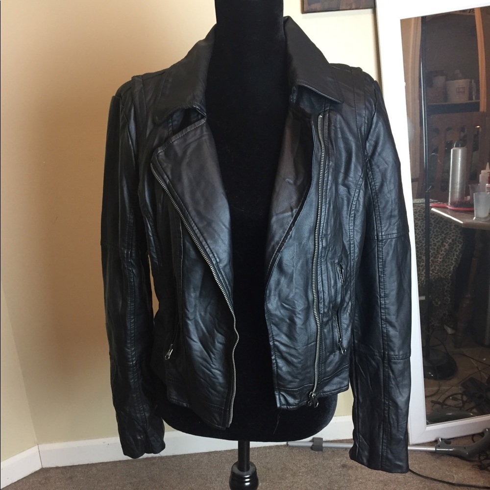 Super soft faux leather GUESS jacket